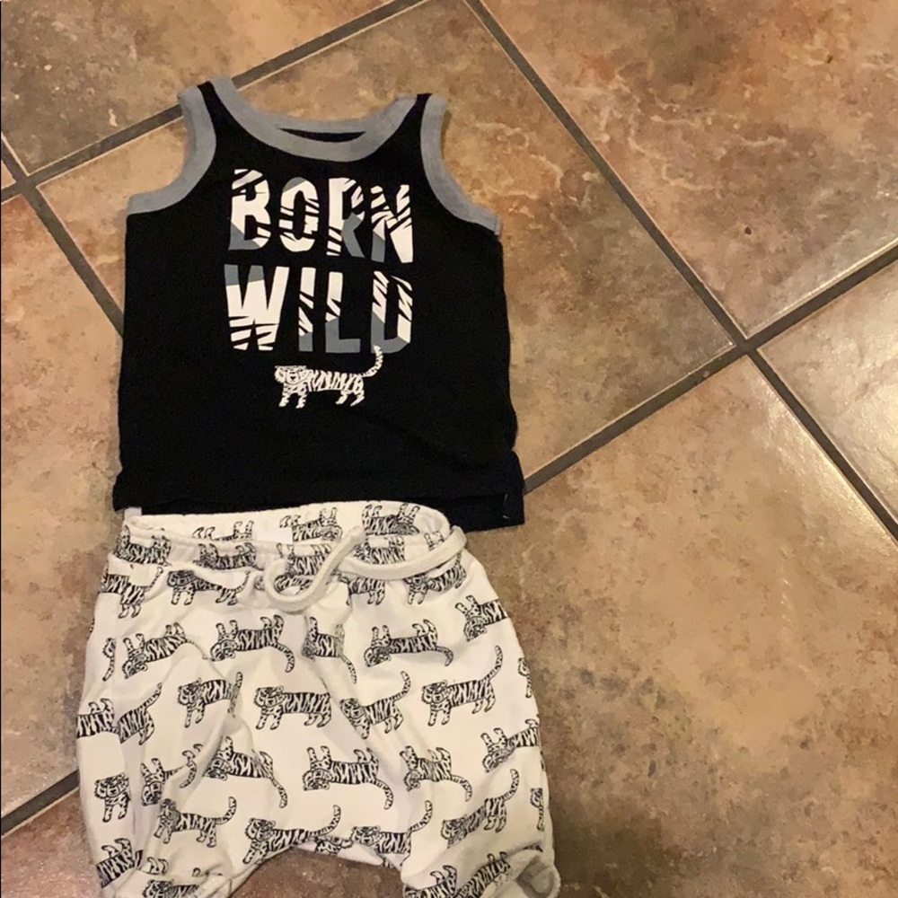 Old Navy 6-12 month zebra boys set